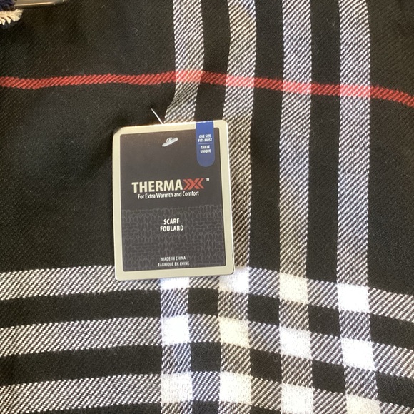 4 Scarf Bundle Plaids NWT - Picture 3 of 7